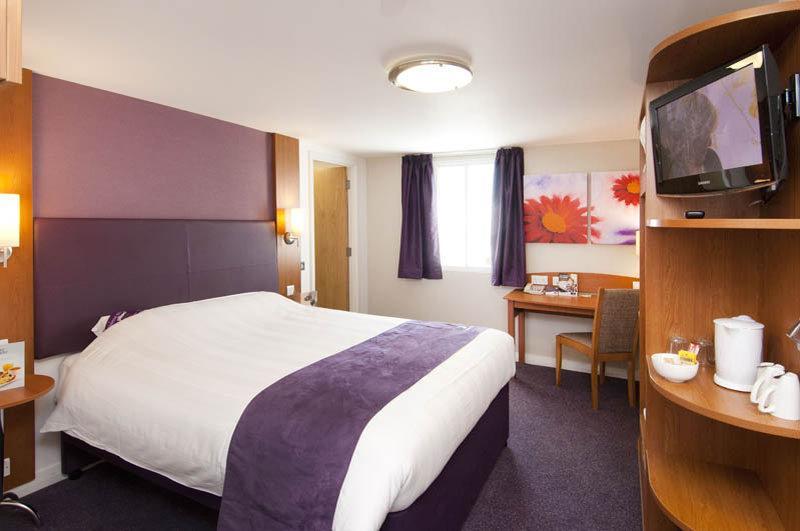 Premier Inn Warrington Centre Bagian luar foto